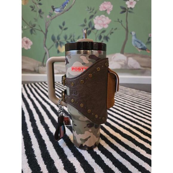 The Post Malone x Stanley Quencher® H2.0 FlowState™ Tumbler with Pouch Belt - Picture 4 of 6